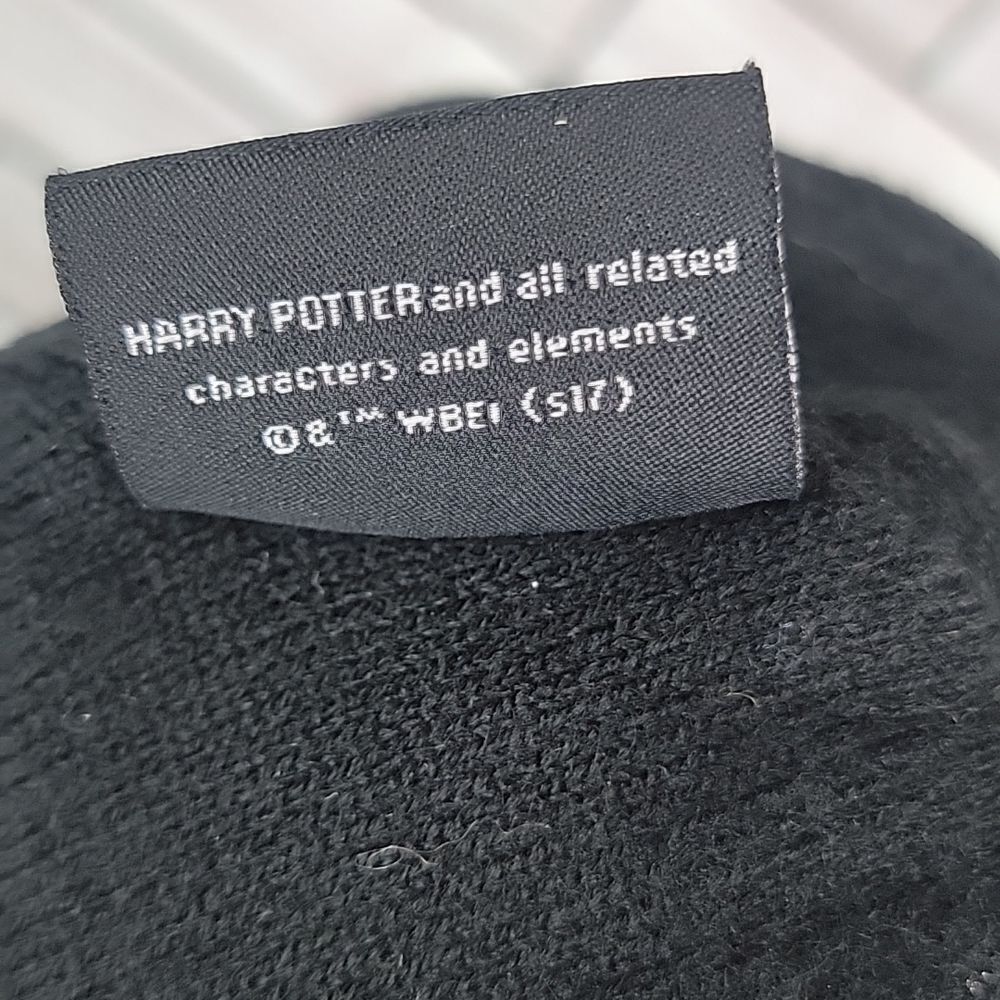 Harry Potter Hufflpuff beanie One Size - Picture 6 of 7